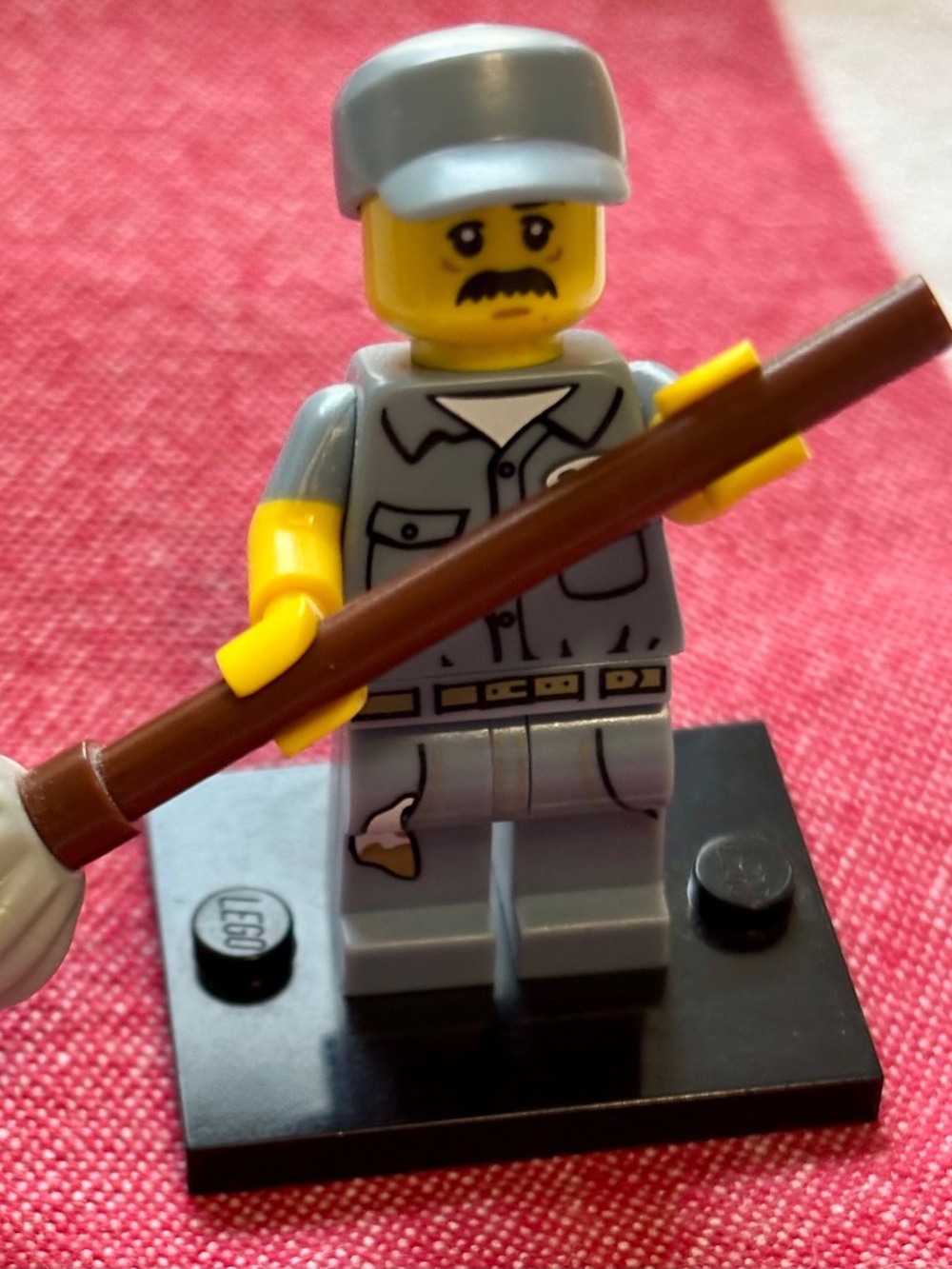LEGO SERIES 15 col236 "Janitor" with stand, pamphlet and accessories.
